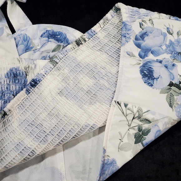 Cider Floral Blue and White Women's Top - Picture 12 of 14